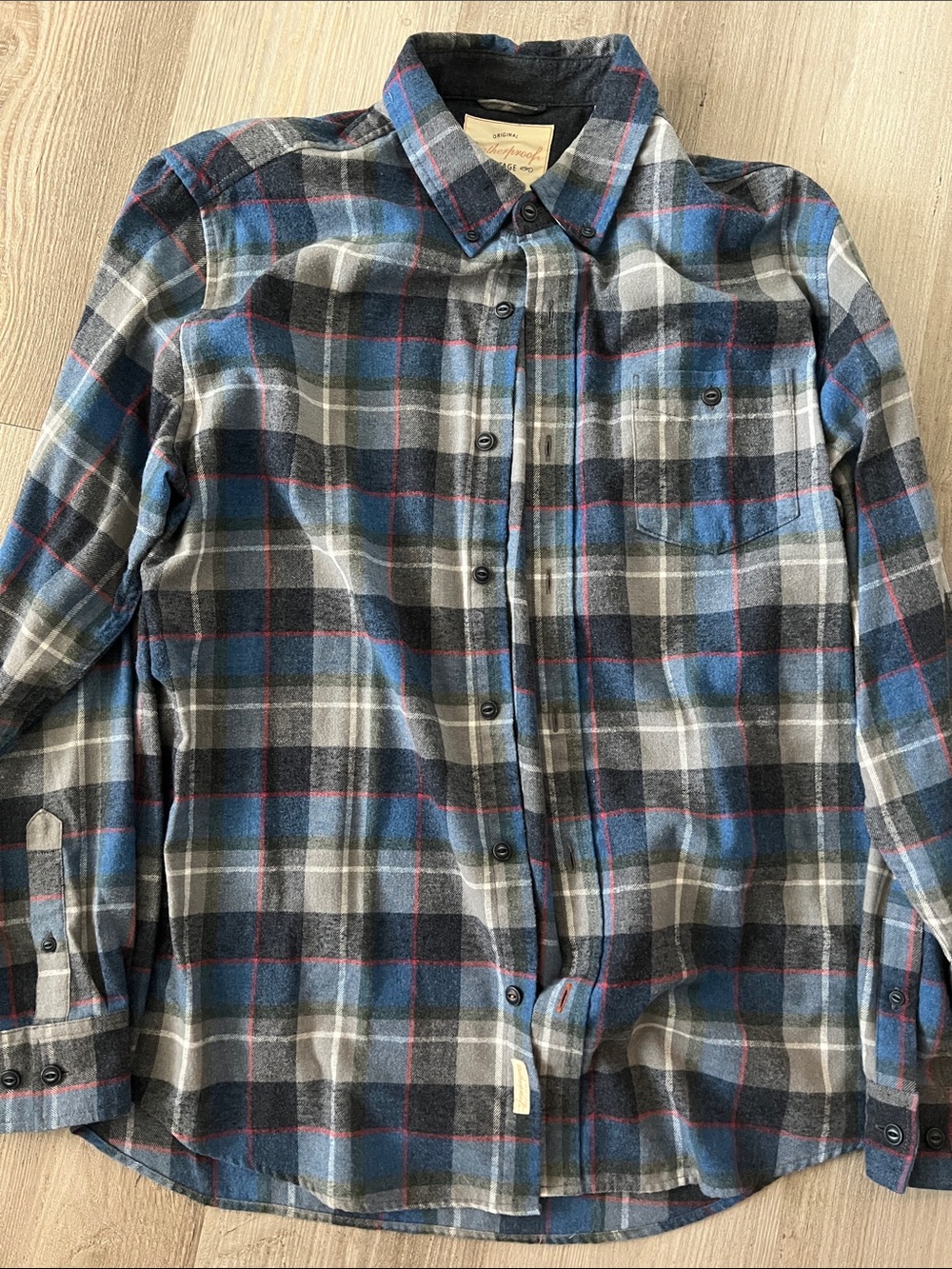 Men's Plaid Button-Down Flannel Shirt in Blue Gray and Red